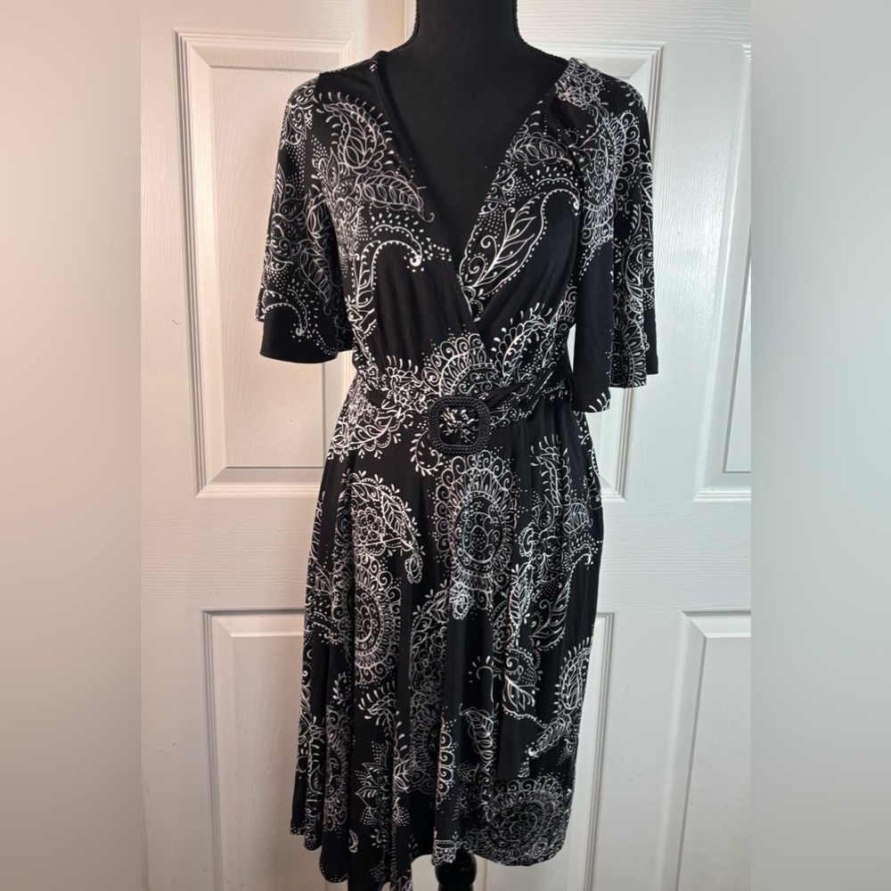 LASCANA Black & White Paisley Belted Asymmetrical Midi Dress – Size 40